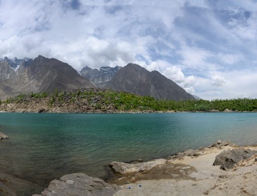 Kachura Lake